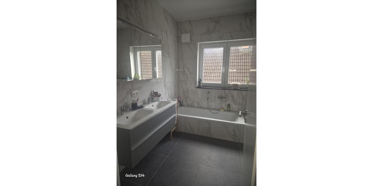 Dachgeschoßwohnung Rodgau - 3 Zimmer, 110 m&sup2;, 1.400&euro; | Angebot:26660603