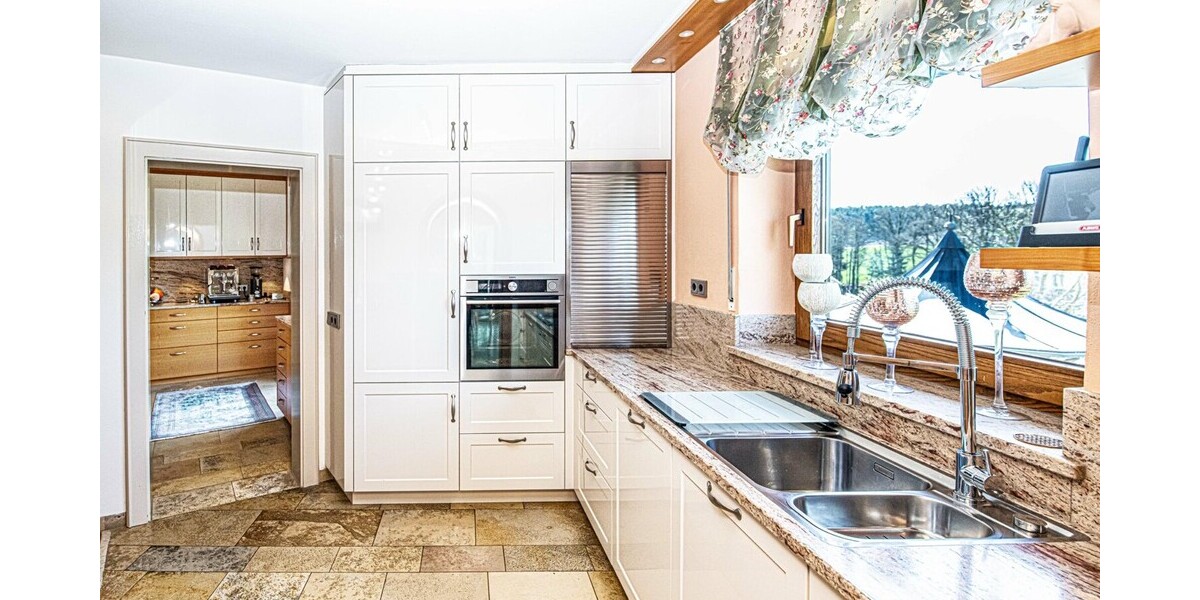 Ein Zuhause, das berührt: Exklusives Anwesen mit Traumgarten & Südterrasse in Roding - Einfamilienhaus Roding | Angebot:26490952