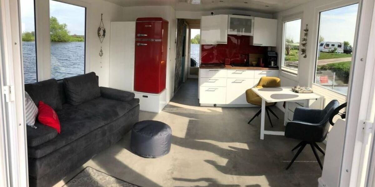 Ein Zuhause, auf dem Wasser oder im Hafen, exklusives Hausboot Neubau 2023 - Ferienhaus Jabel b Waren | Angebot:27142509