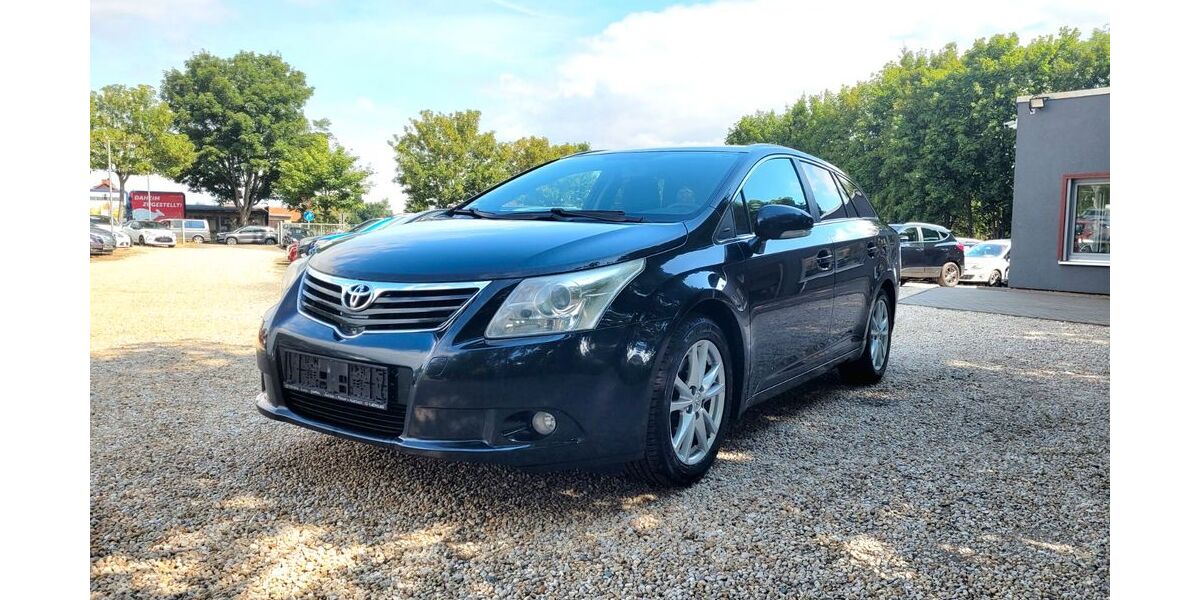Toyota Avensis 328.886 km 3.980 &euro; Zwickau 08056