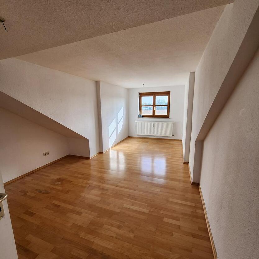 Helle 3-Zimmer Dachgeschosswohnung zimmer