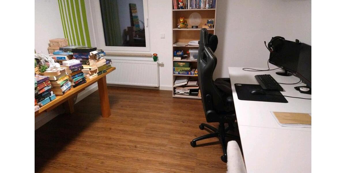 Dachgeschoßwohnung Zülpich - 3 Zimmer, 86 m&sup2;, 700&euro; | Angebot:25894285