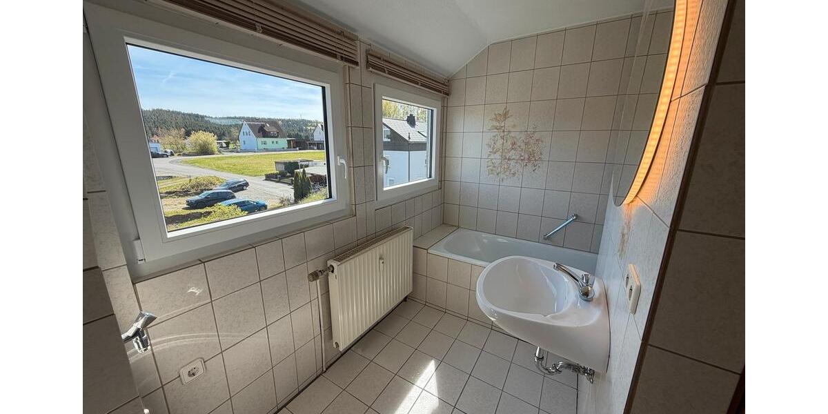 Dachgeschoßwohnung Naila - 2 Zimmer, 49 m&sup2;, 390&euro; | Angebot:26409172