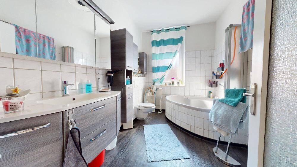 Mehrfamilienhaus, Wohnhaus Lemberg - 9 Zimmer, 320 m&sup2;, 259.000&euro; | Angebot:26346382