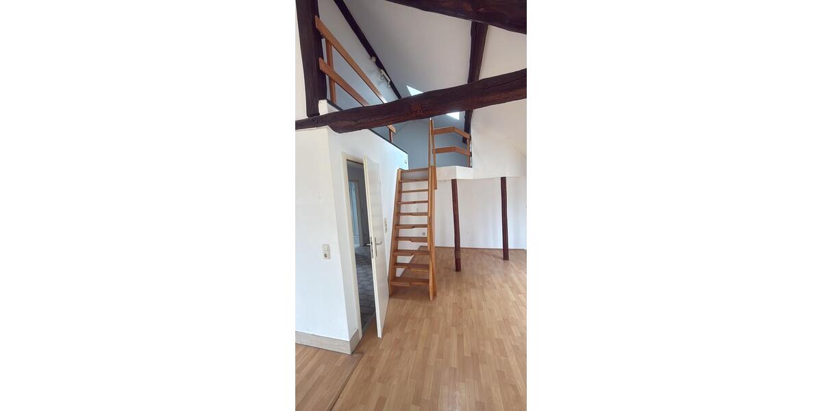 Dachgeschoßwohnung Stolberg (Rheinland) - 3 Zimmer, 100 m&sup2;, 950&euro; | Angebot:26026057