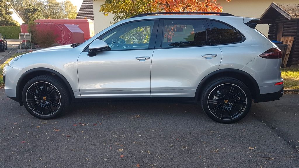 Porsche Cayenne 99.000 km 41.200 € Pfaffenhofen 89284