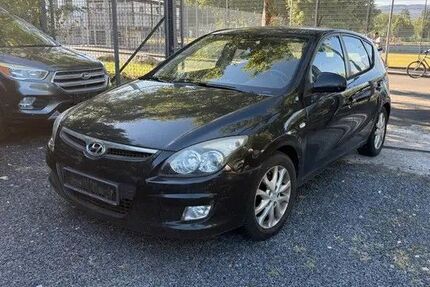 Hyundai i30 221.000 km 999 &euro; Wiesbaden 65197