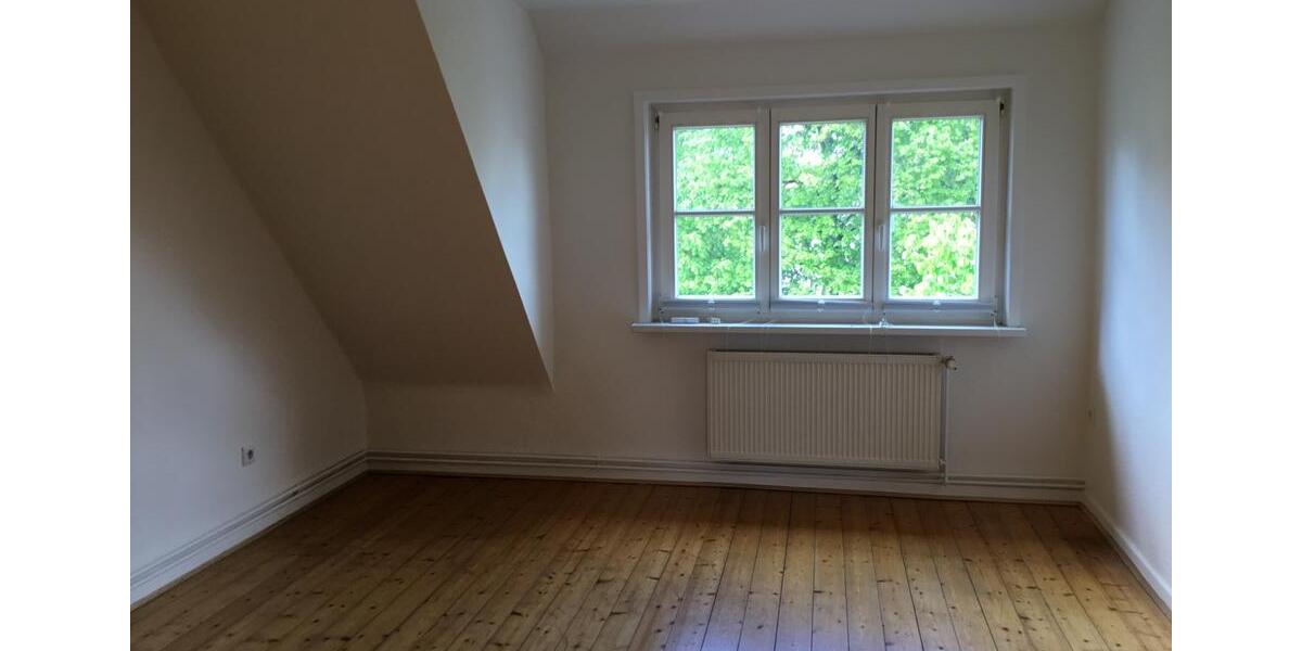 Dachgeschoßwohnung Seesen - 3 Zimmer, 63 m&sup2;, 400&euro; | Angebot:26354079