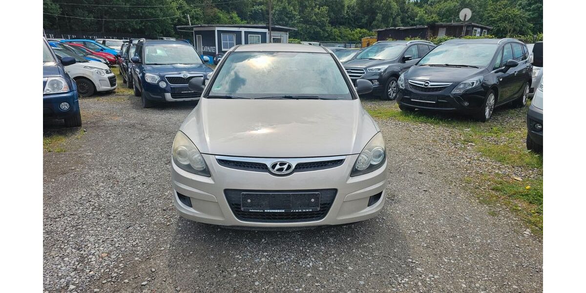 Hyundai i30 90.271 km 2.990 &euro; Braunschweig 38120