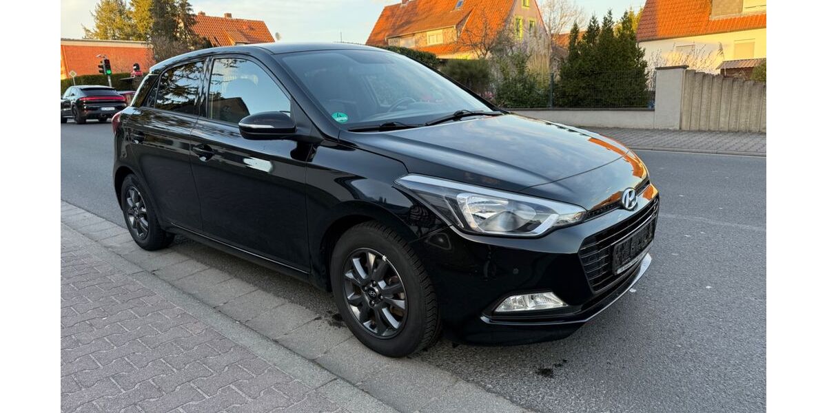 Hyundai i20 17.106 km 10.990 &euro; Rodgau 63110