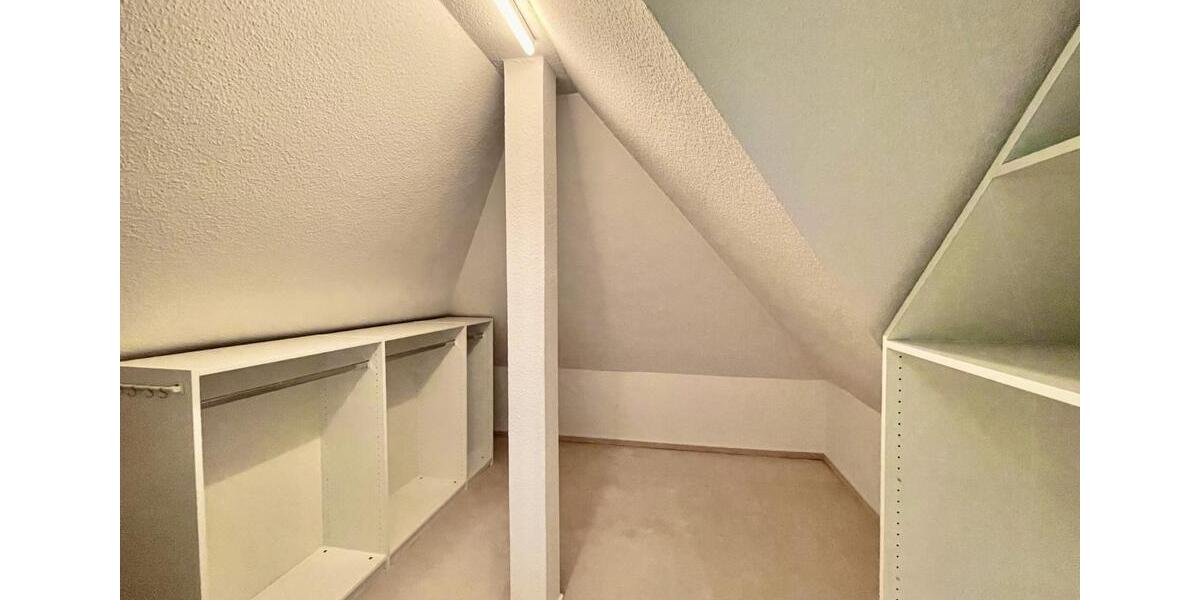 Einfamilienhaus Cloppenburg - 6 Zimmer, 219 m&sup2;, 1.800&euro; | Angebot:25935012