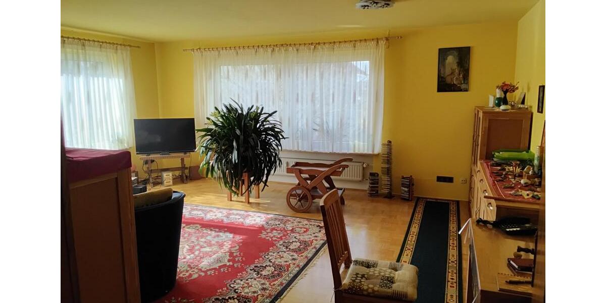 Hochparterre Felsberg - 4 Zimmer, 160 m&sup2;, 1.200&euro; | Angebot:25395523