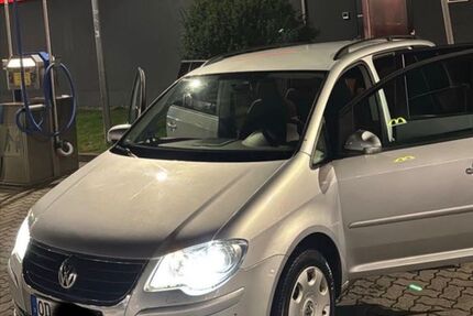 VW Touran 272.000 km 2.790 &euro; Reinbek 21465