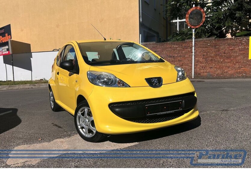 Peugeot 107 Petit Filou 3trg.*Radio/CD*AUX*LM*AllSeason* 180.827 km 1.490 € Berlin 13187