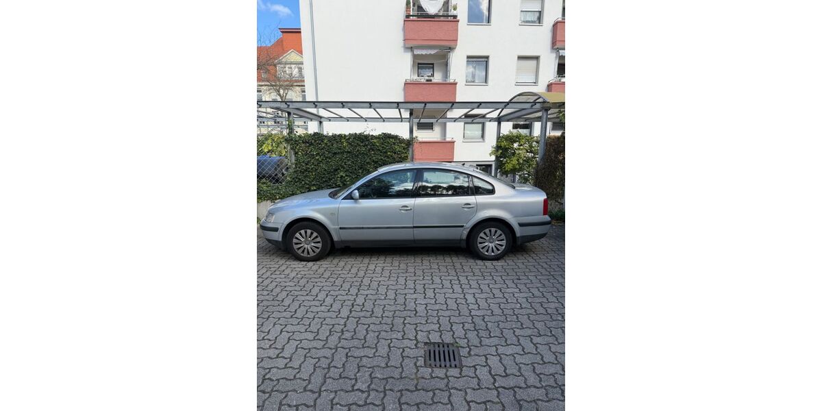 VW Passat 170.000 km 700 &euro; Karlsruhe 76185