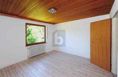 VERMIETETE EINHEIT + GARTEN & VIEL PLATZ - Zweifamilienhaus Bad Karlshafen | Angebot:26900700