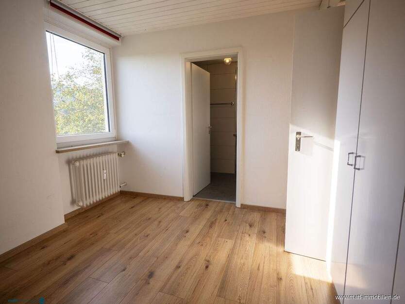 Günstige und gemütliche 2 Zimmer Wohnung, Engen - Neuhausen 2 zimmer