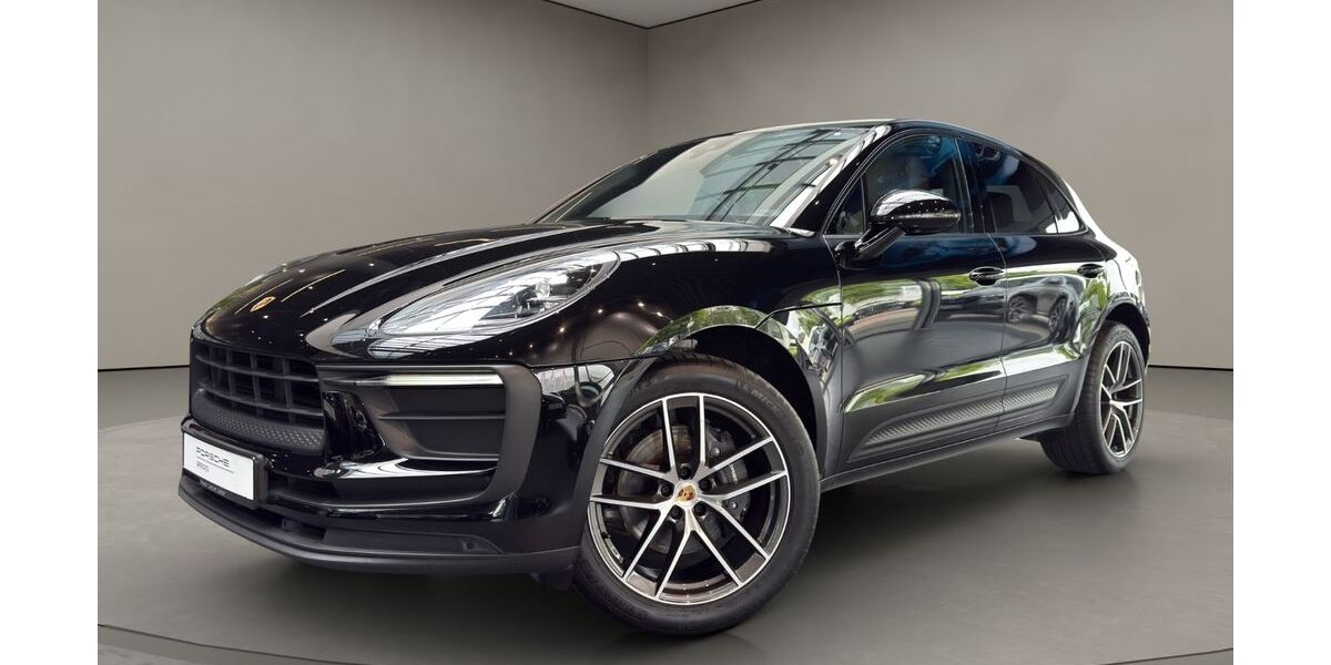 Porsche Macan 32.421 km 69.800 &euro; Aachen 52068