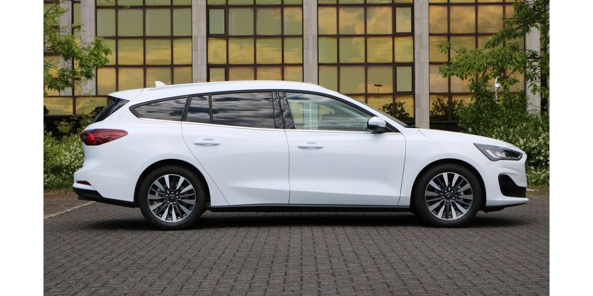 Ford Focus 52.900 km 20.490 &euro; Paderborn 33102