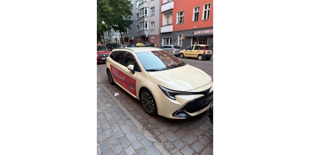 Toyota Corolla 145.000 km 22.999 &euro; Berlin 10969