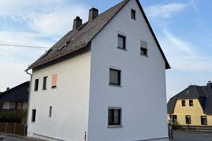 Haus Nordhalben - 6 Zimmer, 169 m&sup2;, 750&euro; | Angebot:25665892