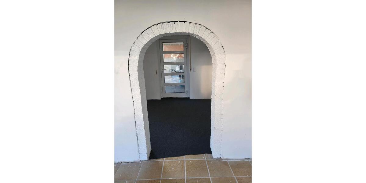 Einfamilienhaus Leopoldshöhe - 8 Zimmer, 206 m&sup2;, 1.800&euro; | Angebot:26075416