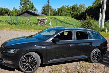 Skoda Superb 214.500 km 15.999 &euro; Wolfhagen 34466