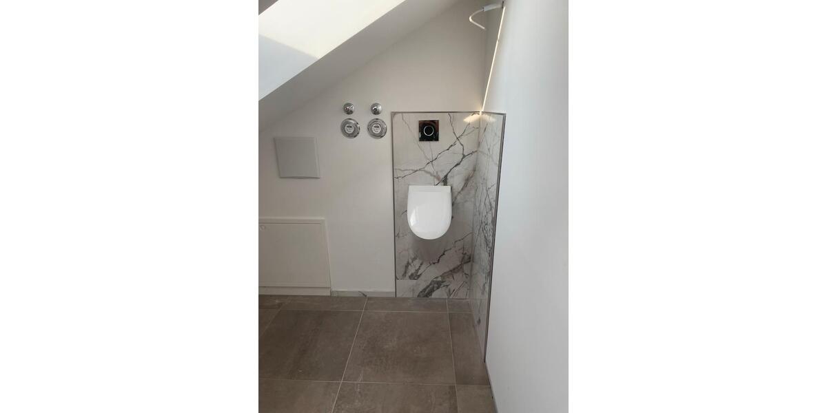 Dachgeschoßwohnung Fuchstal - 3 Zimmer, 90 m&sup2;, 1.200&euro; | Angebot:26409144