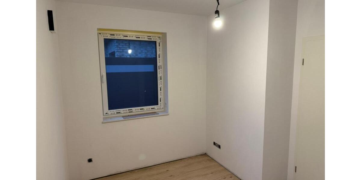 DHH rechts in Bahnhofsnähe Augustfehn Erstbezug 5 zimmer