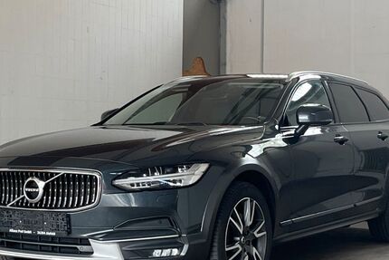 Volvo V90 Cross Country 319.895 km 17.490 € Alsfeld 36304