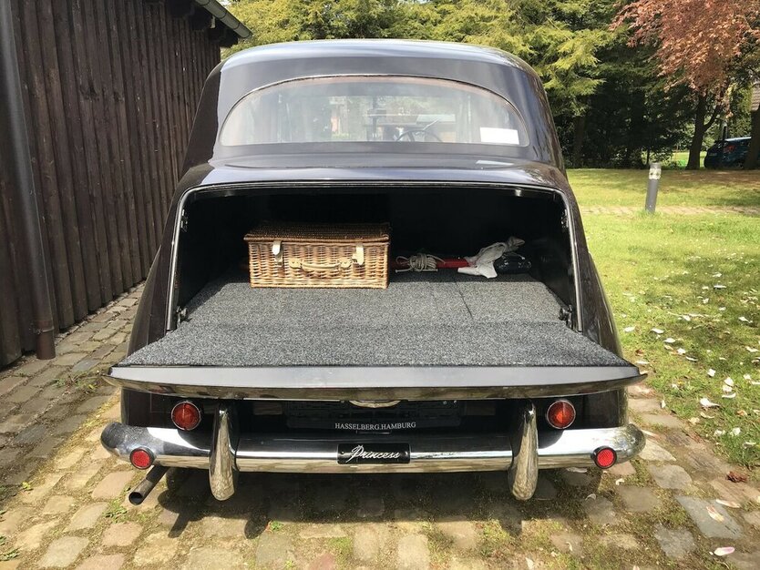 Austin Rover Austin Vanden Plas Princess Saloncar A135 67.679 km 14.999 € Hamburg 22339