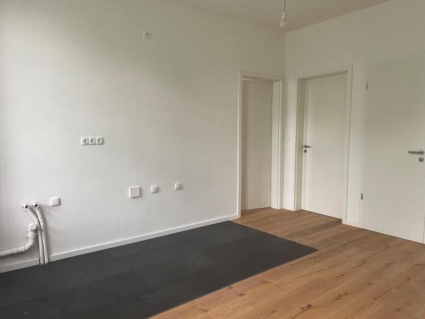 Großzügig Wohnen in hochwertig sanierter Etage im Zentrum von FalkensteinV. 5 zimmer