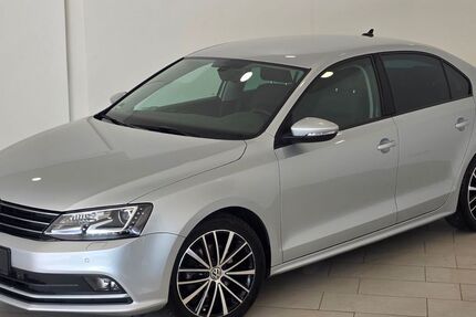 VW Jetta 123.000 km 11.990 &euro; Hamburg 22043