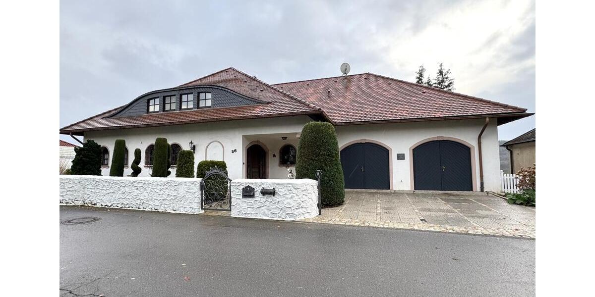 Igel-Schauinsland, exklusive 4-Zimmer-Erdgeschosswohnung mit EBK, Balkon und Garten 4 zimmer