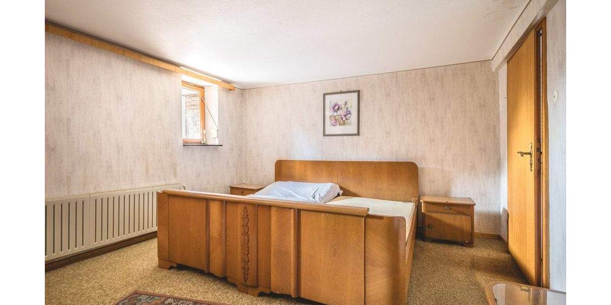 Eine Immobilie - viele Möglichkeiten! Einfamilienhaus mit Garage und großem Garten in Horbach 6 zimmer