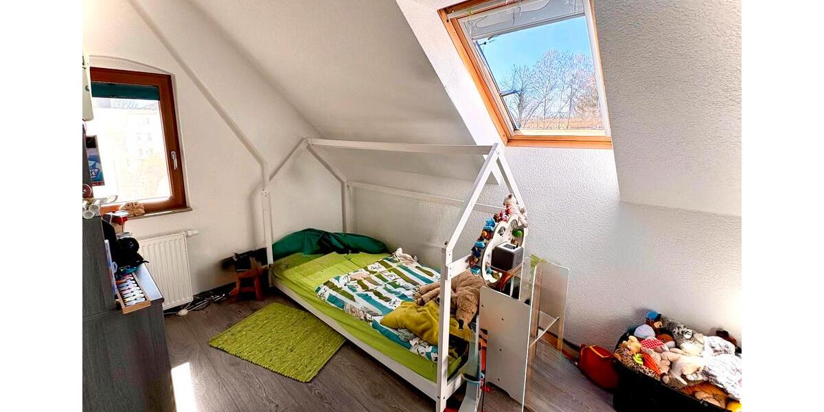 Dachgeschoßwohnung Oelsnitz (Erzgebirge) - 4 Zimmer, 72 m&sup2;, 550&euro; | Angebot:26227355