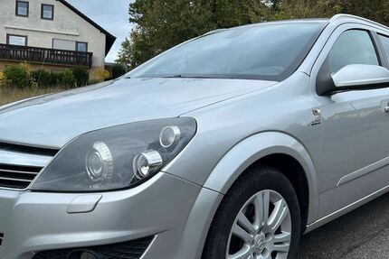 Opel Astra 242.000 km 2.550 € Kleinrinderfeld 97271