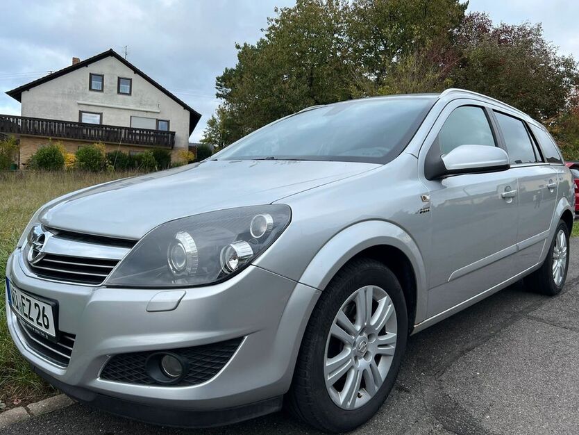 Opel Astra 242.000 km 2.550 € Kleinrinderfeld 97271