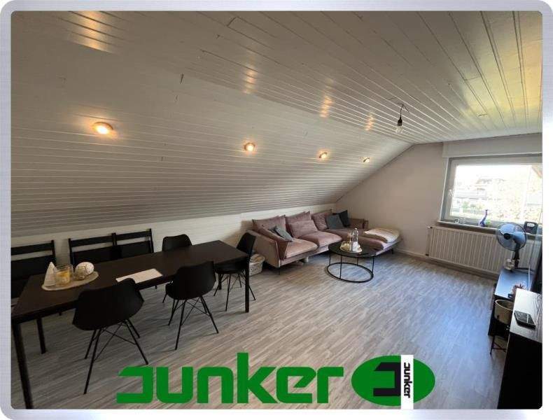 ***Gemütliche DG-Wohnung im 3-Familienhaus*** 3 zimmer