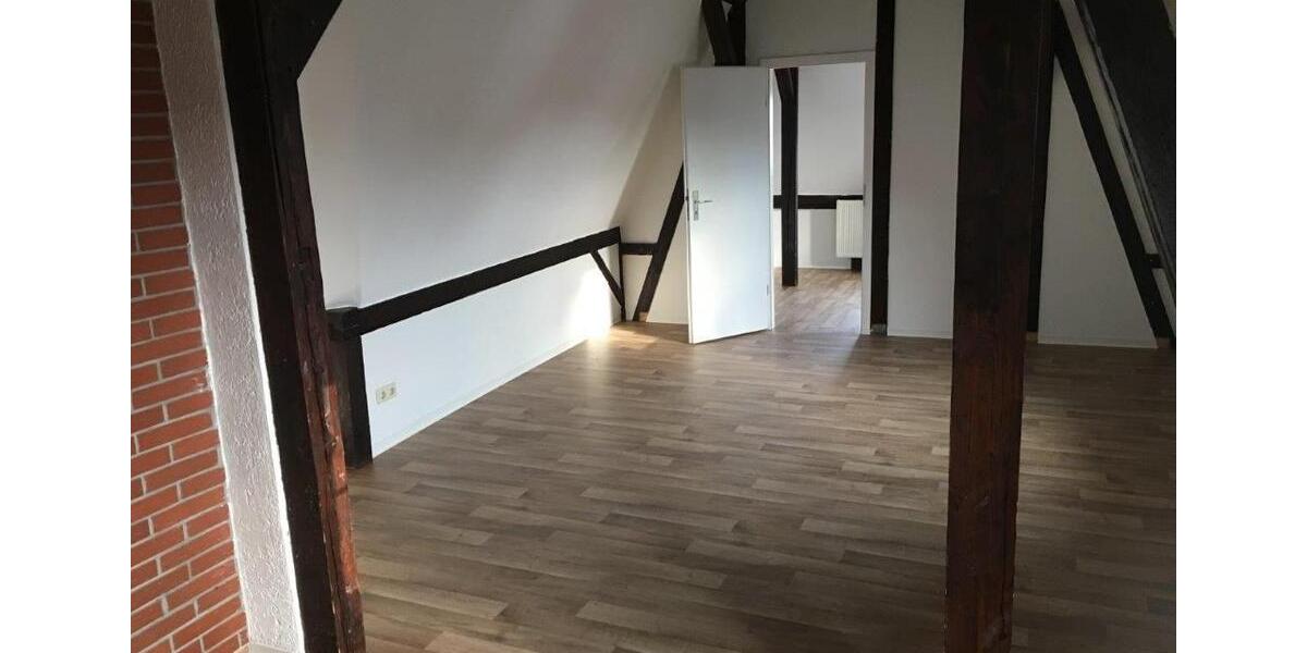 Gemütliche 3-Raum-Wohnung im Dachgeschoss 3 zimmer