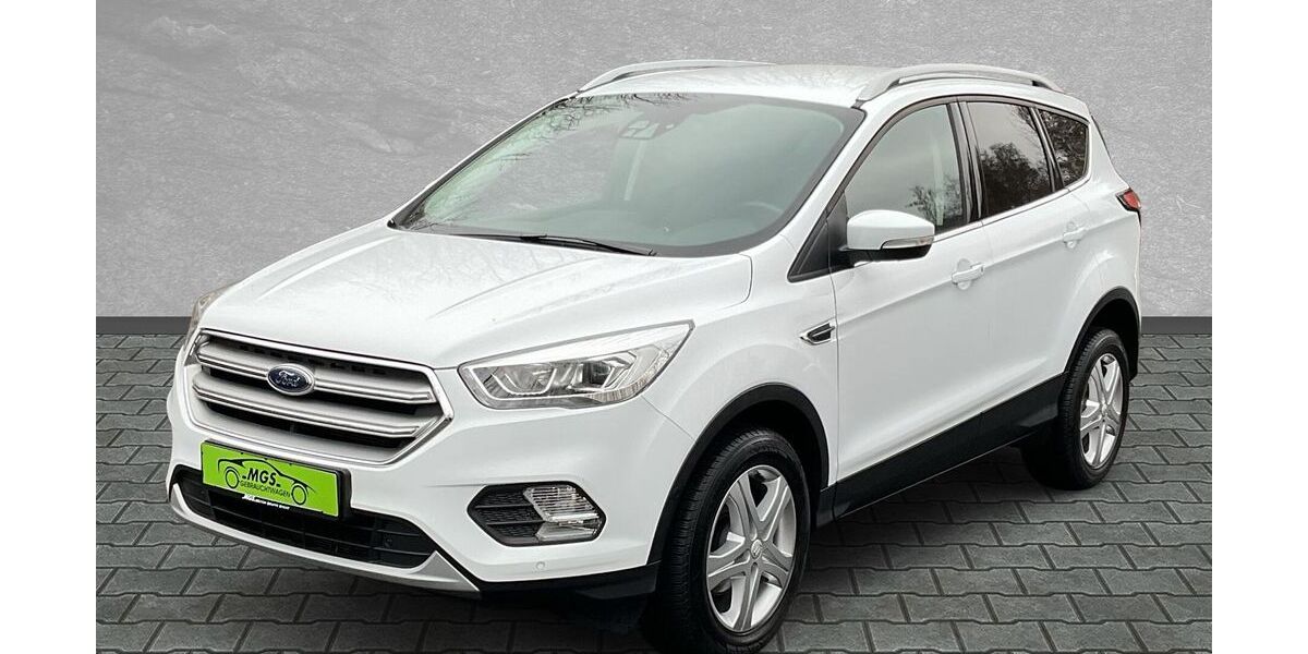 Ford Kuga 33.600 km 14.490 &euro; Wunsiedel 95632