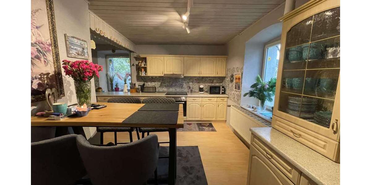 Einfamilienhaus Morbach - 8 Zimmer, 194 m&sup2;, 160.000&euro; | Angebot:25884114