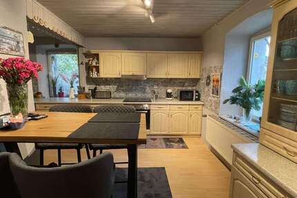 Haus Morbach - 8 Zimmer, 194 m&sup2;, 160.000&euro; | Angebot:25884114