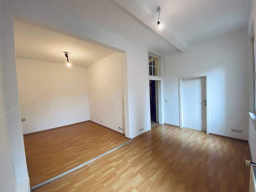 Zentrales Wohnen mit Charme: 4-Zimmer-Altbauwohnung in Coburg inkl. EBK 4 zimmer