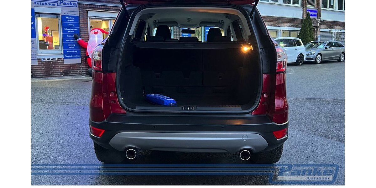 Ford Kuga Automatik*Navi*Carplay*SHZ*Tempo* 63.647 km 14.990 &euro; Berlin 13187