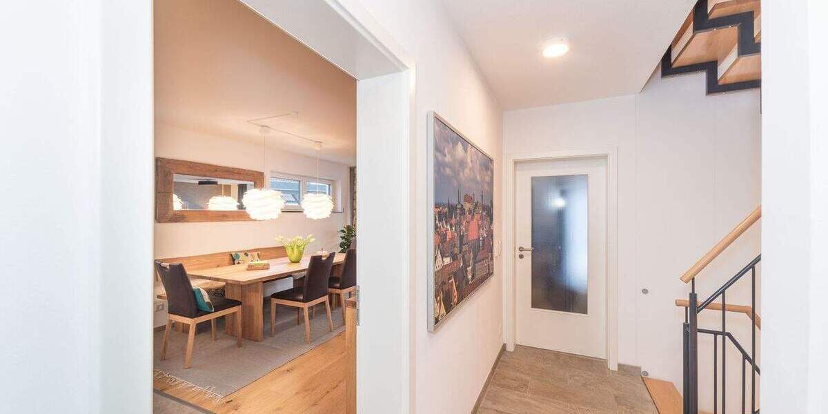 Doppelhaushälfte Oberreichenbach - 6 Zimmer, 196 m&sup2;, 2.490&euro; | Angebot:25355700