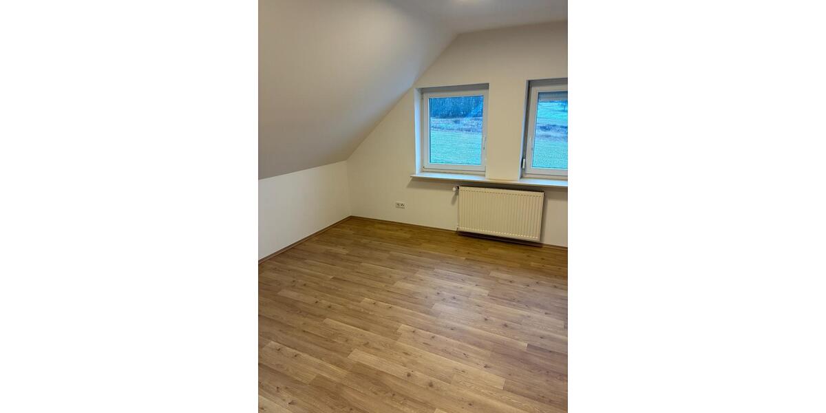 Etagenwohnung Eiterfeld - 4 Zimmer, 110 m&sup2;, 750&euro; | Angebot:25057992