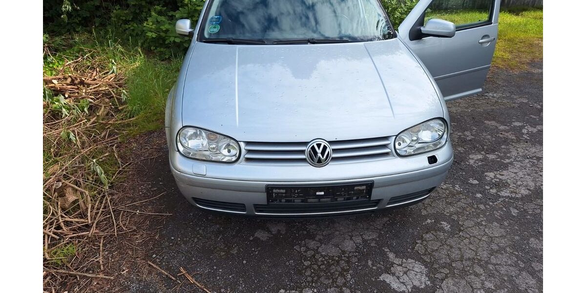 VW Golf 208.000 km 1.000 &euro; Oberhausen 46047