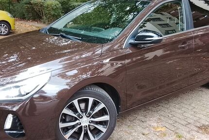 Hyundai i30 128.000 km 8.950 &euro; Bremen 28201