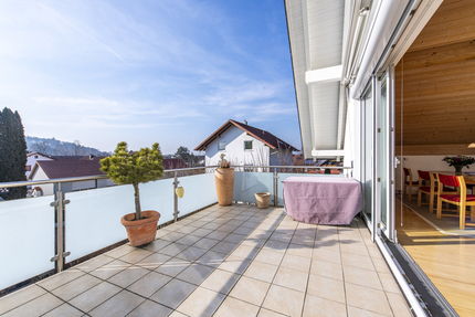 Anwesen mit 2 Einheiten auf ca. 472 m² Wohnnutzfläche in Flughafennähe, auch teilgewerblich nutzbar 11 zimmer